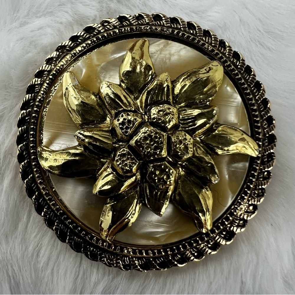 Vintage Western Germany Gold-tone Edelweiss Flower Scarf Clip w/ Mother-of-pearl